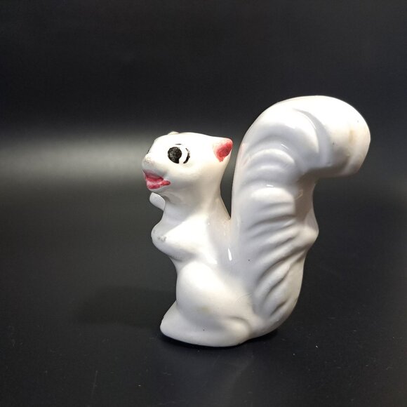 Vintage Ceramic Squirrel Japan Figurine White With Pink inner Ears - Picture 4 of 16